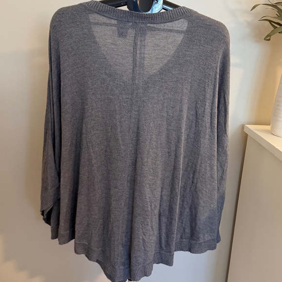 Splendid Gray Poncho Sweater - Picture 3 of 7